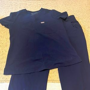 Figs navy scrub set. Top small, bottoms medium